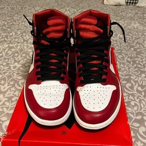Wmns AIR JORDAN 1 OG RED and BLACK